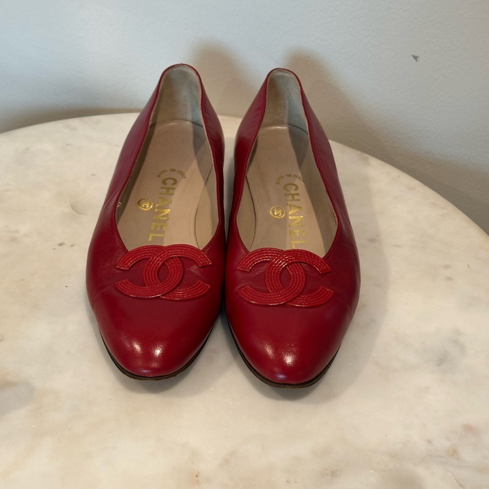 Chanel Red Leather Flats with Logo Accent - Picture 3 of 4